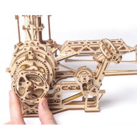 UGEARS Aviator Flieger Flugsimulator 3D Holz Bausatz Puzzle Modellbausatz 70053
